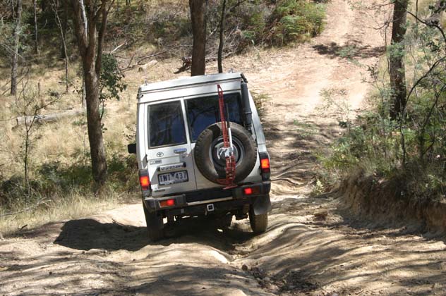 04-Troopy heads downhill at Garveys